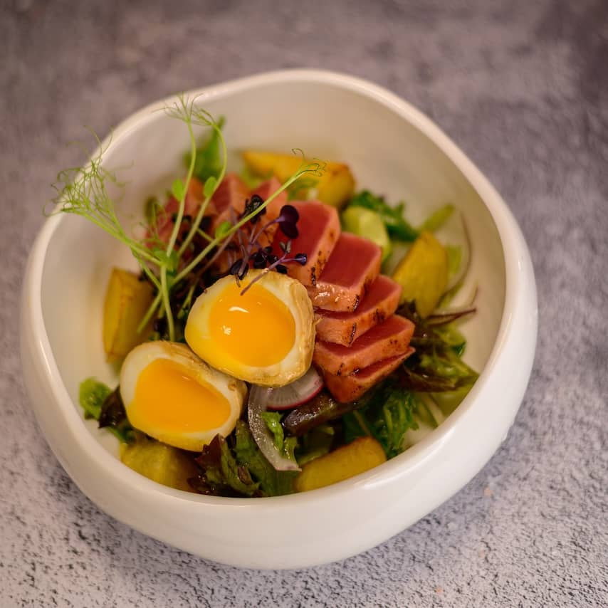 Фото Салат с опалённым тунцом